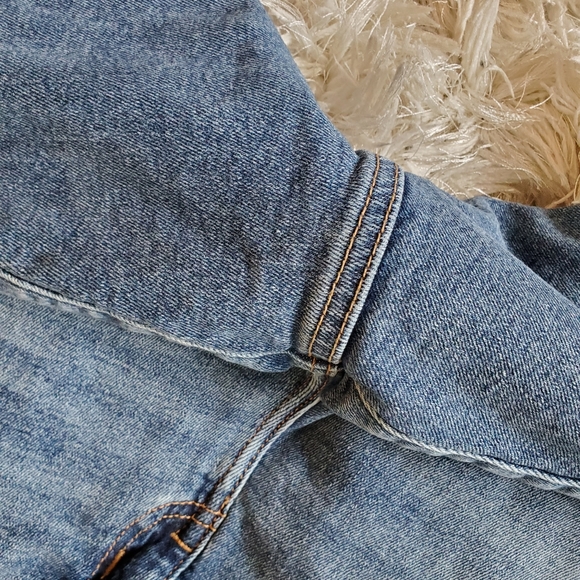 28 Lane Bryant Painted Bermuda Jean Shorts with Flowers, Raw Hem - Picture 4 of 11